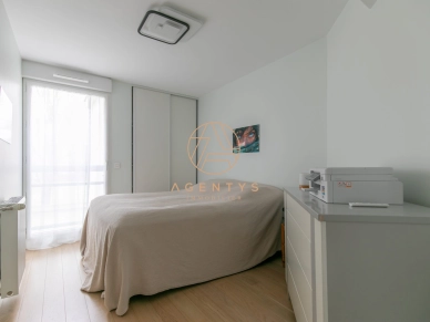 Appartement à vendre 5 pièces de 91,43 m² à Saint-Maur-des-Fossés