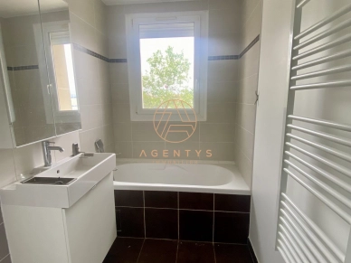 Appartement à louer 3 pièces de 55 m² à Saint-Maur-des-Fossés