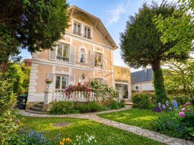 Maison à vendre 8 pièces de 200 m² à Saint-Maur-des-Fossés