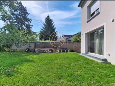 Maison à vendre 7 pièces de 165 m² à Saint-Maur-des-Fossés