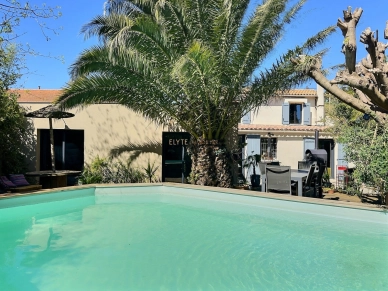 Maison à vendre 7 pièces de 167 m² à Saint-Chamas