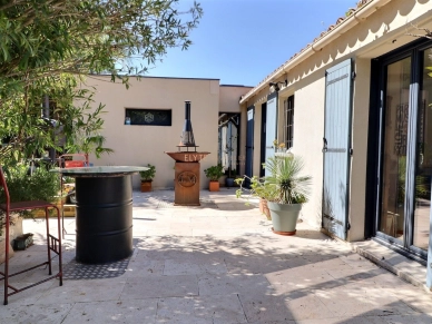 Maison à vendre 7 pièces de 167 m² à Saint-Chamas