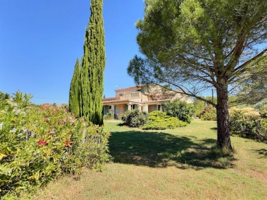 Maison à vendre 6 pièces de 207,26 m² à Pourrières