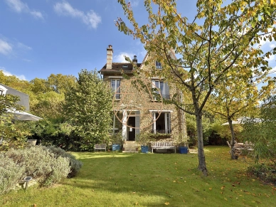 Maison à vendre 5 pièces de 143 m² à Saint-Maur-des-Fossés