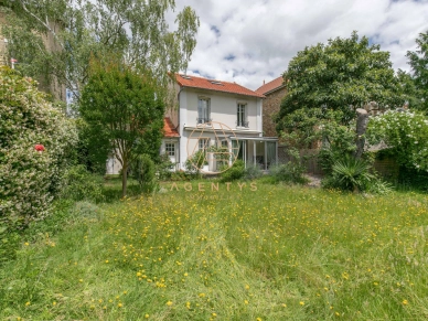 Maison à vendre 7 pièces de 125,83 m² à Saint-Maur-des-Fossés