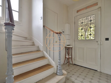 Maison à vendre 5 pièces de 143 m² à Saint-Maur-des-Fossés
