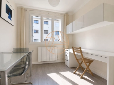 Appartement à vendre 5 pièces de 107,47 m² à Saint-Maur-des-Fossés