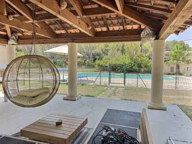 Maison à vendre 7 pièces de 233 m² à Saint-Chamas