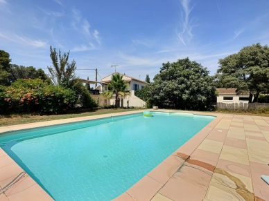 Maison à vendre 7 pièces de 233 m² à Saint-Chamas