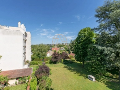 Appartement à vendre 2 pièces de 44,21 m² à Saint-Maur-des-Fossés