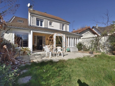 Maison à vendre 7 pièces de 146,62 m² à Ormesson-sur-Marne