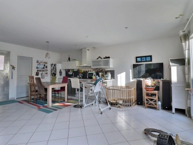 Maison vendu 4 pièces de 77 m² à La Fare-les-Oliviers