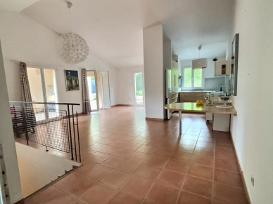 Maison vendu 4 pièces de 104 m² à Jouques
