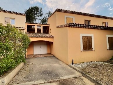 Maison vendu 4 pièces de 104 m² à Jouques