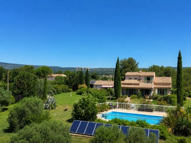 Maison à vendre 6 pièces de 207,26 m² à Pourrières