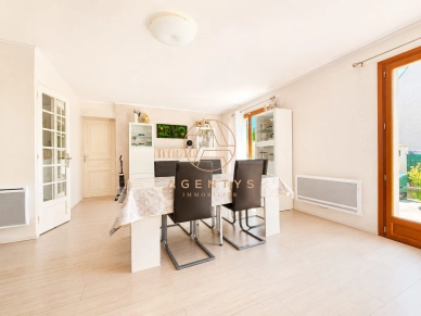 Maison à vendre 5 pièces de 94 m² à Villiers-sur-Marne