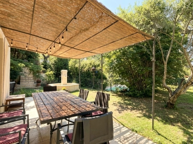Maison à vendre 7 pièces de 250 m² à Châteauneuf-le-Rouge