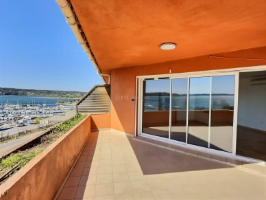 Appartement à vendre 4 pièces de 82 m² à Saint-Chamas