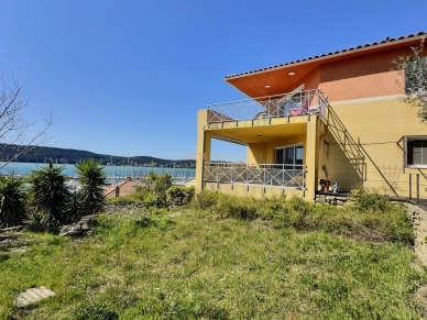 Appartement à vendre 4 pièces de 82 m² à Saint-Chamas