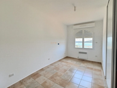 Appartement à vendre 4 pièces de 82 m² à Saint-Chamas