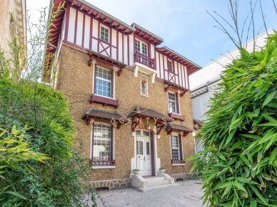 Maison à vendre 7 pièces de 215 m² à Nogent-sur-Marne
