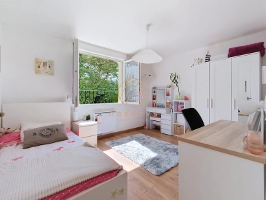 Maison à vendre 8 pièces de 150,02 m² à Saint-Maur-des-Fossés