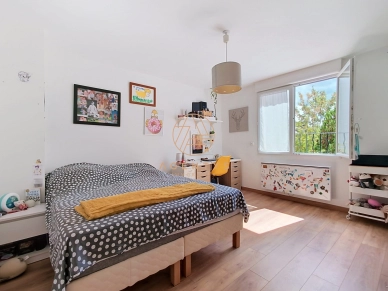 Maison à vendre 8 pièces de 150,02 m² à Saint-Maur-des-Fossés