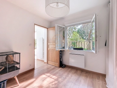 Maison à vendre 8 pièces de 150,02 m² à Saint-Maur-des-Fossés