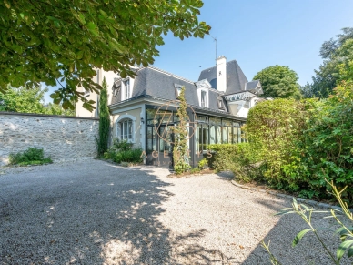 Maison à vendre 9 pièces de 243 m² à Le Perreux-sur-Marne
