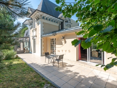 Maison à vendre 9 pièces de 243 m² à Le Perreux-sur-Marne