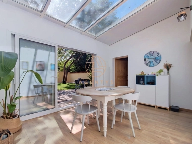 Maison à vendre 8 pièces de 150,02 m² à Saint-Maur-des-Fossés