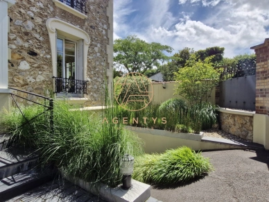 Maison à vendre 7 pièces de 136,63 m² à Le Perreux-sur-Marne