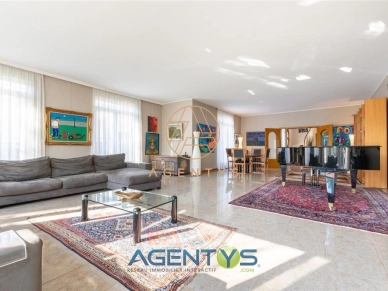 Maison à vendre 10 pièces de 205 m²