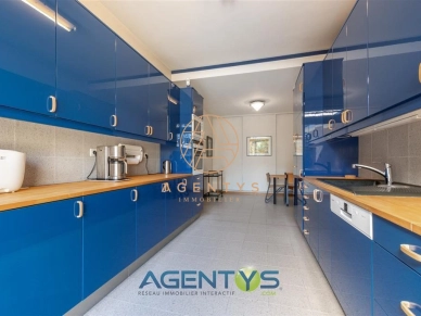 Maison à vendre 10 pièces de 205 m²