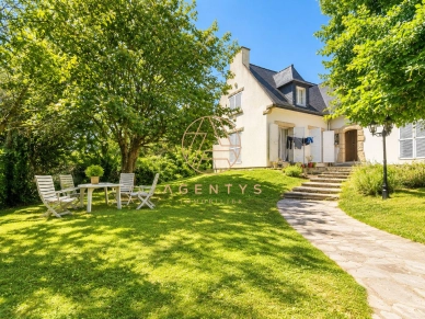 Maison à vendre 7 pièces de 217 m² à Villiers-sur-Marne