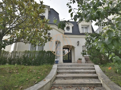 Maison à vendre 7 pièces de 150 m² à Saint-Maur-des-Fossés