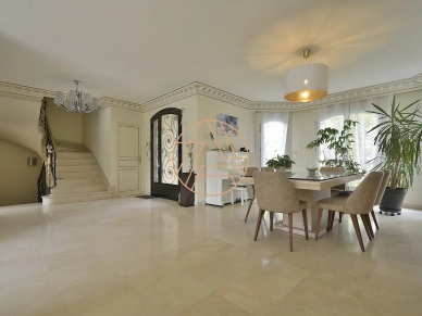 Maison à vendre 7 pièces de 150 m² à Saint-Maur-des-Fossés
