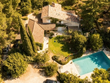 Maison à vendre 7 pièces de 253 m² à Châteauneuf-le-Rouge