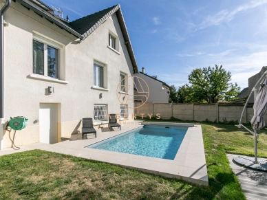 Maison à vendre 6 pièces de 135,82 m² à Ormesson-sur-Marne