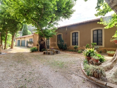 Maison à vendre 9 pièces de 482 m² à Saint-Chamas