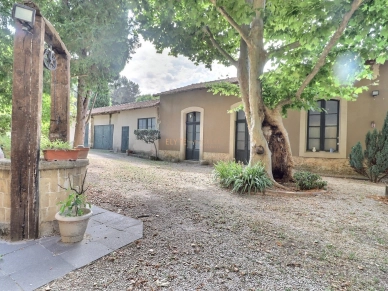 Maison à vendre 9 pièces de 482 m² à Saint-Chamas