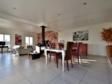 Maison à vendre 8 pièces de 235 m² à Chennevières-sur-Marne