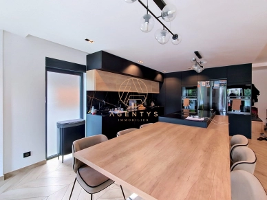 Maison à vendre 7 pièces de 157 m² à Saint-Maur-des-Fossés