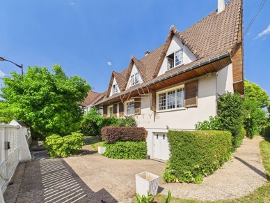 Maison à vendre 8 pièces de 198 m² à Villiers-sur-Marne