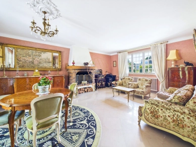 Maison à vendre 8 pièces de 198 m² à Villiers-sur-Marne