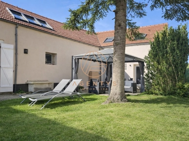 Maison à vendre 8 pièces de 219,8 m² à Émerainville