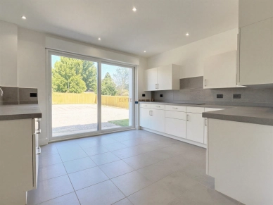 Maison à vendre 10 pièces de 271,43 m² à Peynier