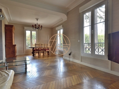 Maison à vendre 9 pièces de 260 m² à Sucy-en-Brie