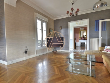 Maison à vendre 9 pièces de 260 m² à Sucy-en-Brie