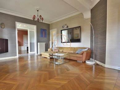 Maison à vendre 9 pièces de 260 m² à Sucy-en-Brie